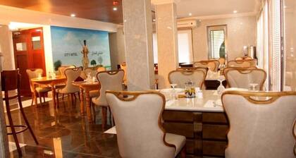 City Hotel