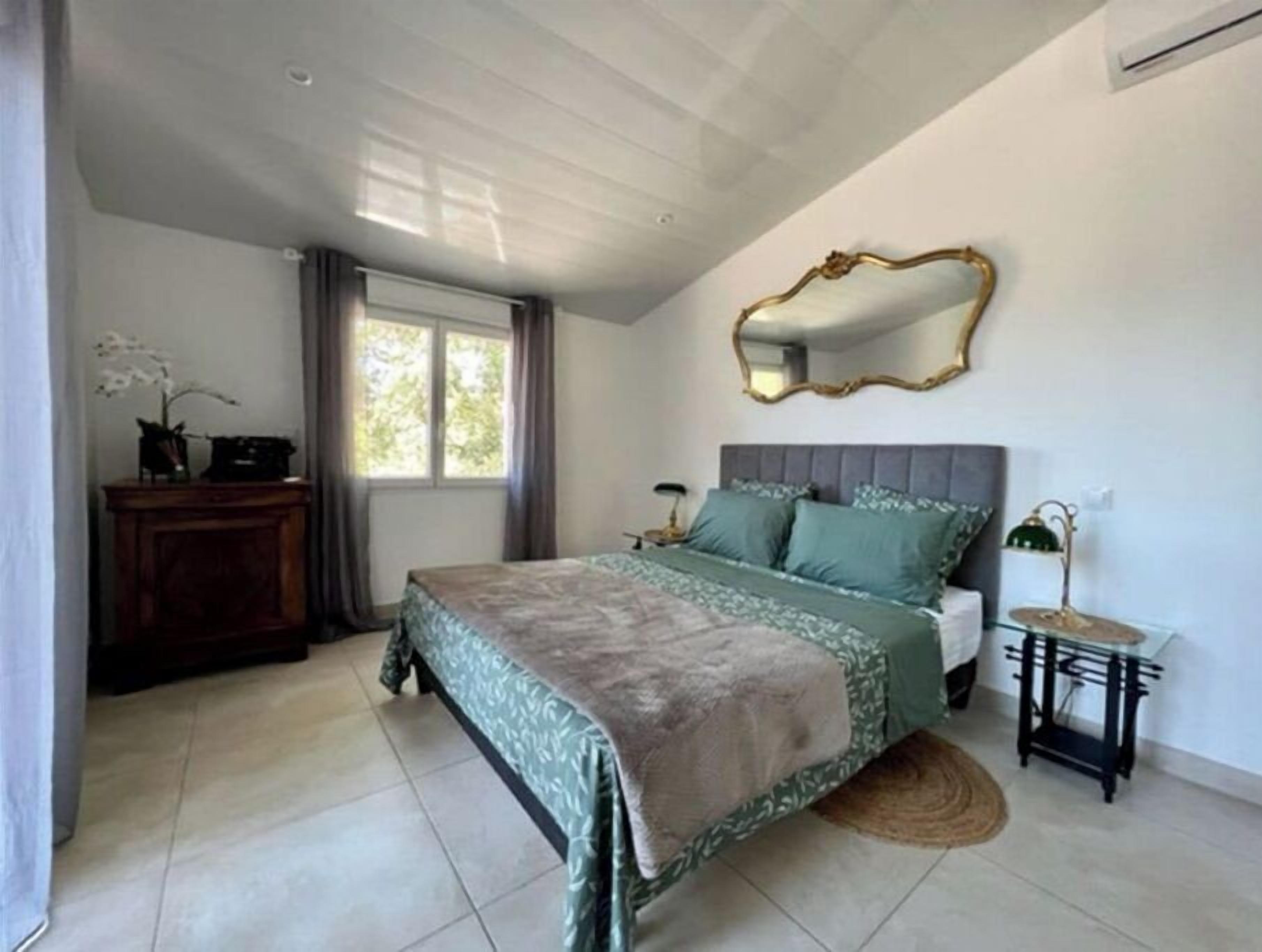 4 bedrooms, WiFi, bed sheets