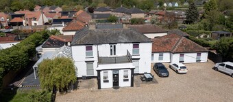 OYO Watton Vibe Hotel