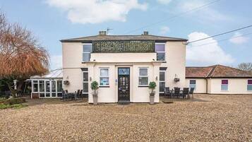 Mặt tiền nơi lưu trú