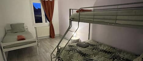 6 habitaciones, wifi gratis y ropa de cama