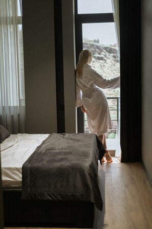 Doppelzimmer, Bergblick | Minibar, kostenloses WLAN