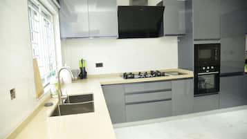 Fridge, microwave, oven, dishwasher