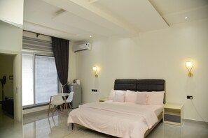 4 Schlafzimmer, Zimmersafe, Bügeleisen/Bügelbrett, kostenloses WLAN