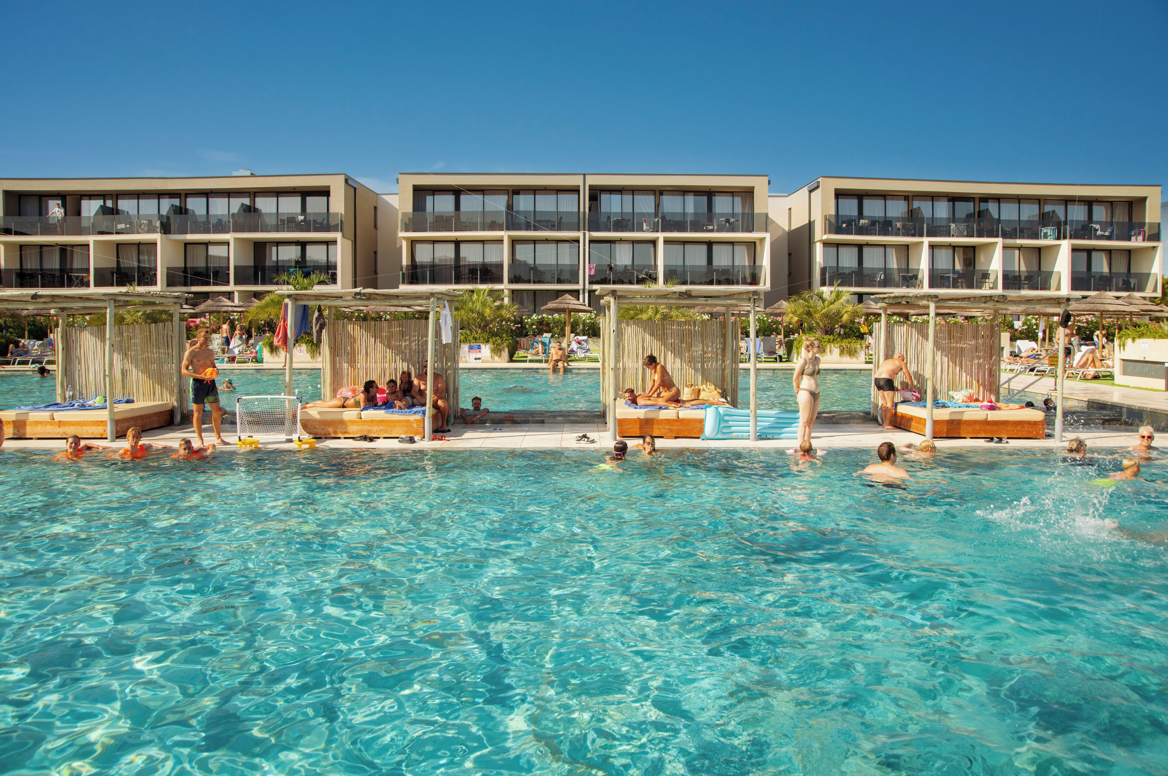 Piscina a l'aire lliure de temporada 
