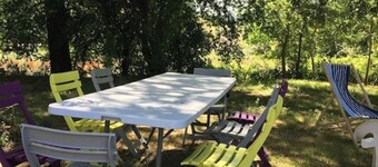 Authentic charm, ideal for cousins, but adaptable, in a quiet hamlet