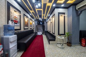 Lobby sitting area - Istanbul Palace Hotel (Istanbul)