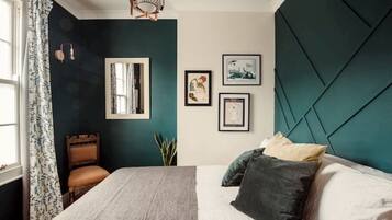 2 bedrooms, iron/ironing board, travel cot, free WiFi