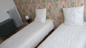 2 chambres, fer et planche Ă repasser, Wi-Fi gratuit, draps fournis