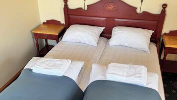 Double Room | Premium bedding, desk, laptop workspace, soundproofing