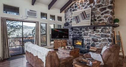 Midtown Condo great views- Game Room - Sleeps 8+