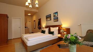 Classic Studio | Down duvets, individually furnished, free WiFi, bed sheets