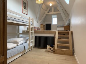 6 chambres, bureau, lit parapluie, Wi-Fi gratuit