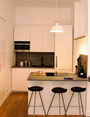 Microwave, oven, stovetop, coffee/tea maker