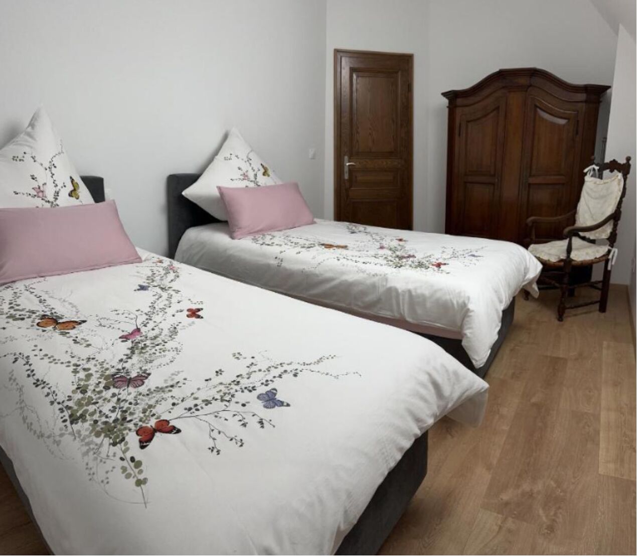 2 bedrooms, WiFi, bed sheets