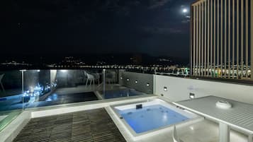 Suite Deluxe (2) | Vistas del balcón