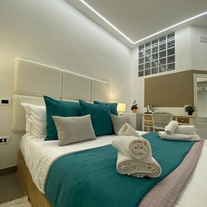 3 bedrooms, travel crib, WiFi, bed sheets - Tuscolo METRO A House (Roma)