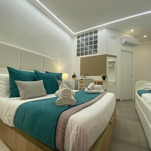 3 bedrooms, travel cot, WiFi, bed sheets