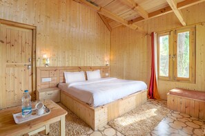 2 bedrooms, bed sheets
