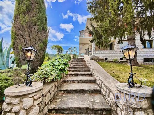 Magnificent residence with swimming pool and garden in Mougins