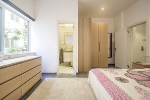 2 bedrooms, in-room safe, iron/ironing board, travel crib - Dizengoff design 2 bedrooms (Tel Aviv-Yafo)