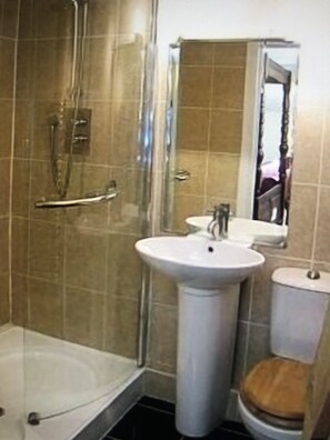 Shower, hair dryer, towels, toilet paper - Historic Barn With Breathtaking Views Over Derbys/Staffs Border. Pet Friendly (Longnor, Buxton)