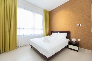 4 camere, una cassaforte in camera, una scrivania, ferro/asse da stiro