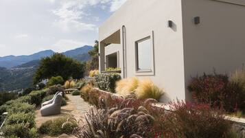 套房, 2 間臥室, 海景 | 房內夾萬、熨斗/熨衫板、免費 Wi-Fi、床單