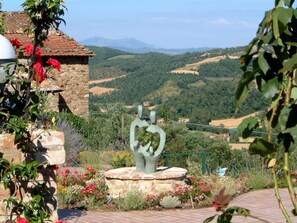 Property grounds - ROMANTIC 17C VILLA -Fabulous VIEWS-Stunning POOL Complex.HOT TUB.PIZZA OVEN.A/C (Monterchi)
