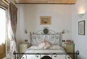 4 bedrooms, in-room safe, iron/ironing board, travel crib