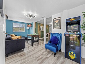 Spielezimmer