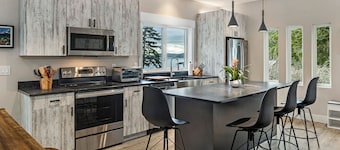New Waterview Loft near Roche Harbor! (sjil)