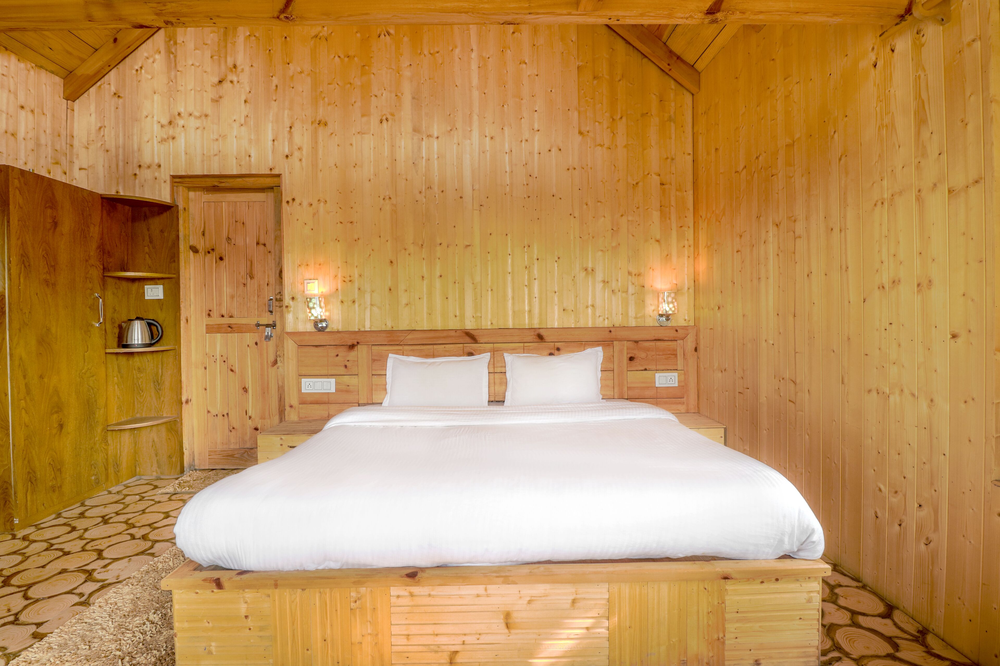 Deluxe Villa | Premium bedding, memory foam beds, free WiFi, bed sheets