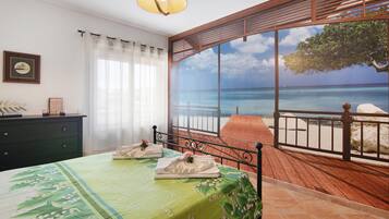 2 chambres, fer et planche à repasser, Wi-Fi gratuit, draps fournis