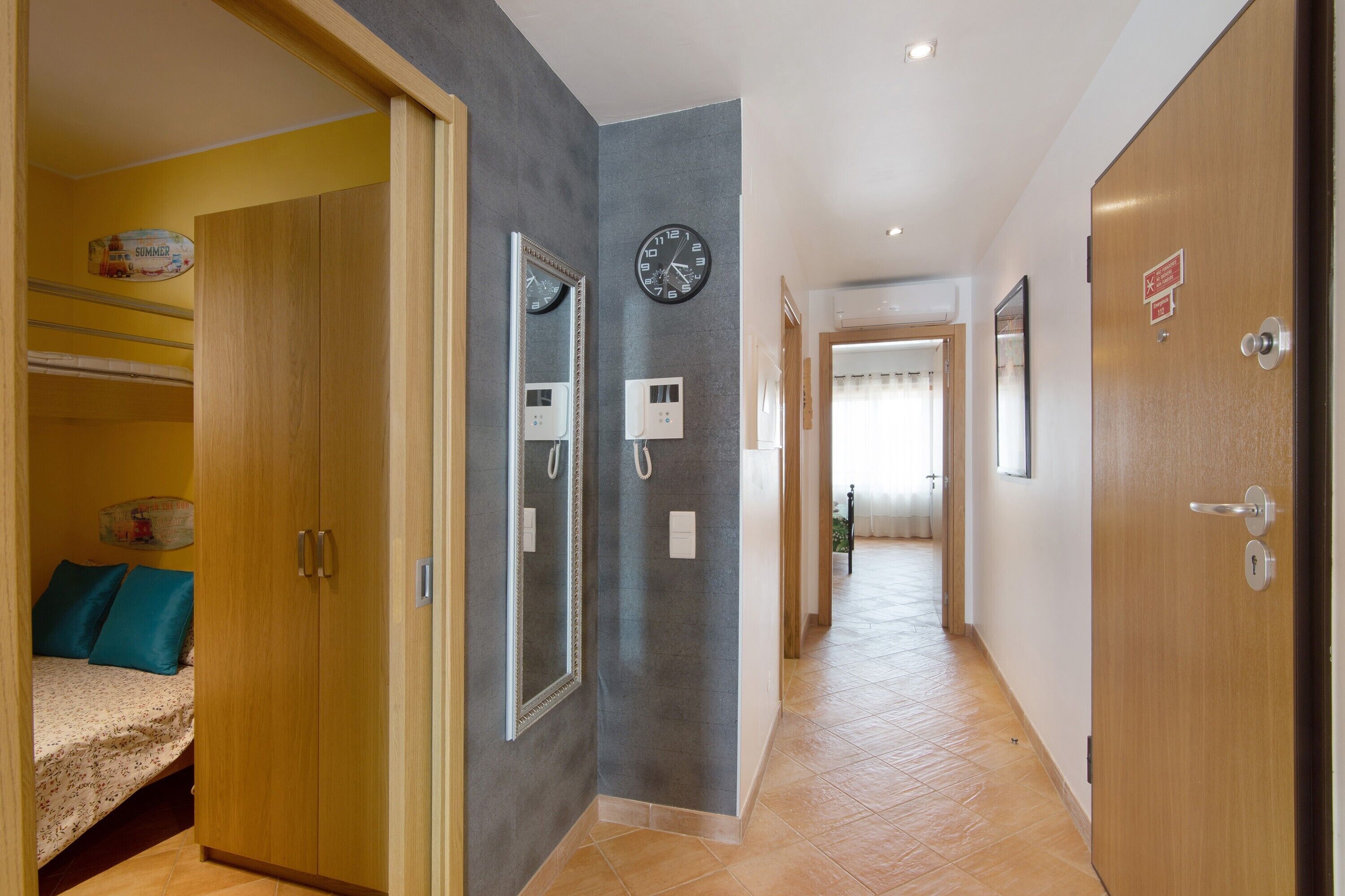 2 habitaciones, tabla de planchar con plancha y wifi gratis 