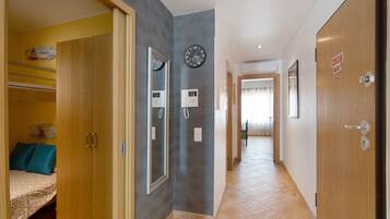 2 habitaciones, tabla de planchar con plancha y wifi gratis