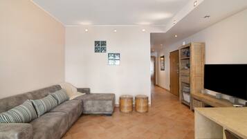 Televisión, videojuegos, reproductor de DVD y estéreo