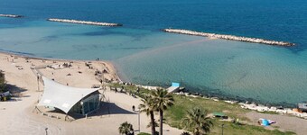Apartment 'La Dimora Sul Mare' with Sea View, Wi-Fi and Air Conditioning