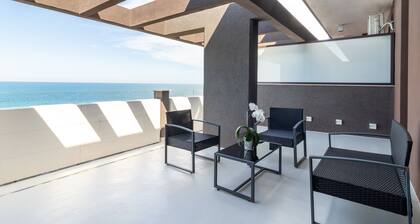 Appartement "La Dimora Sul Mare" avec vue sur la mer, Wi-Fi et climatisation.