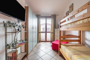 2 Schlafzimmer, Bügeleisen/Bügelbrett, Bettwäsche