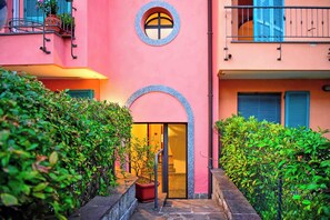 تفاصيل الفندق من الخارج