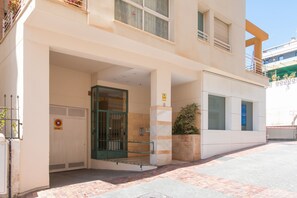 Exterior detail - Apartment 'Penthouse' with Sea View, Wi-Fi and Air Conditioning (Marbella)