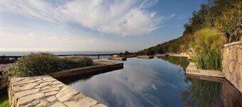 Sorrento houses with terrace, pool, garden, sea view, wifi, near the sea