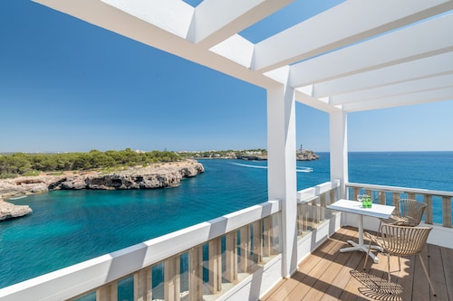 Orange Colom Seaside Apartments