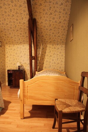 2 chambres, fer et planche à repasser, lit parapluie, Wi-Fi gratuit