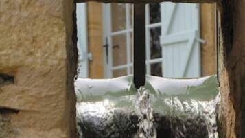 2 habitaciones, tabla de planchar con plancha y cuna de viaje