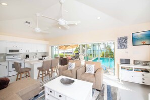 TV, books, stereo, printers - Pools of the Kai 10: Beach House w/ Private Pool Atrium, Free Kayak & More in Cayman Kai (Cayman Kai)