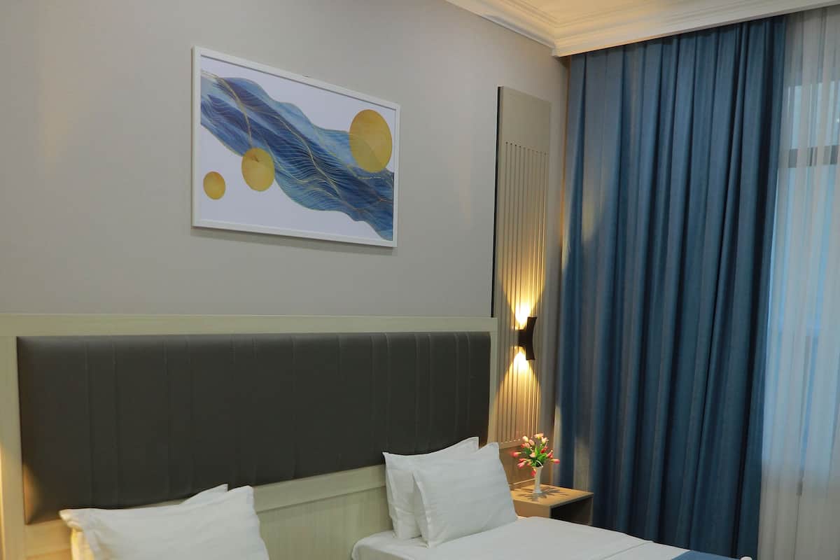 Basic Double or Twin Room | In-room safe, individually furnished, desk, laptop workspace