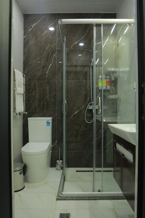 Free toiletries, hair dryer, bathrobes, slippers - Human Hotel (Tashkent)