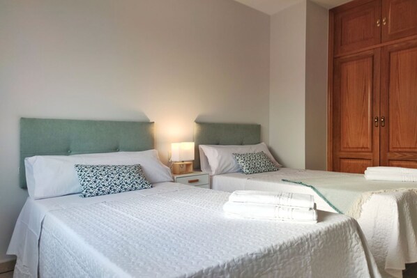 2 bedrooms, iron/ironing board, travel cot, WiFi